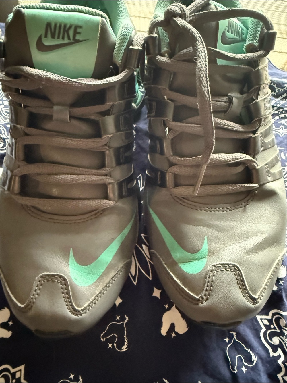 Nike Shox Athletic Sneakers in Grey with Teal Swoosh W size 10